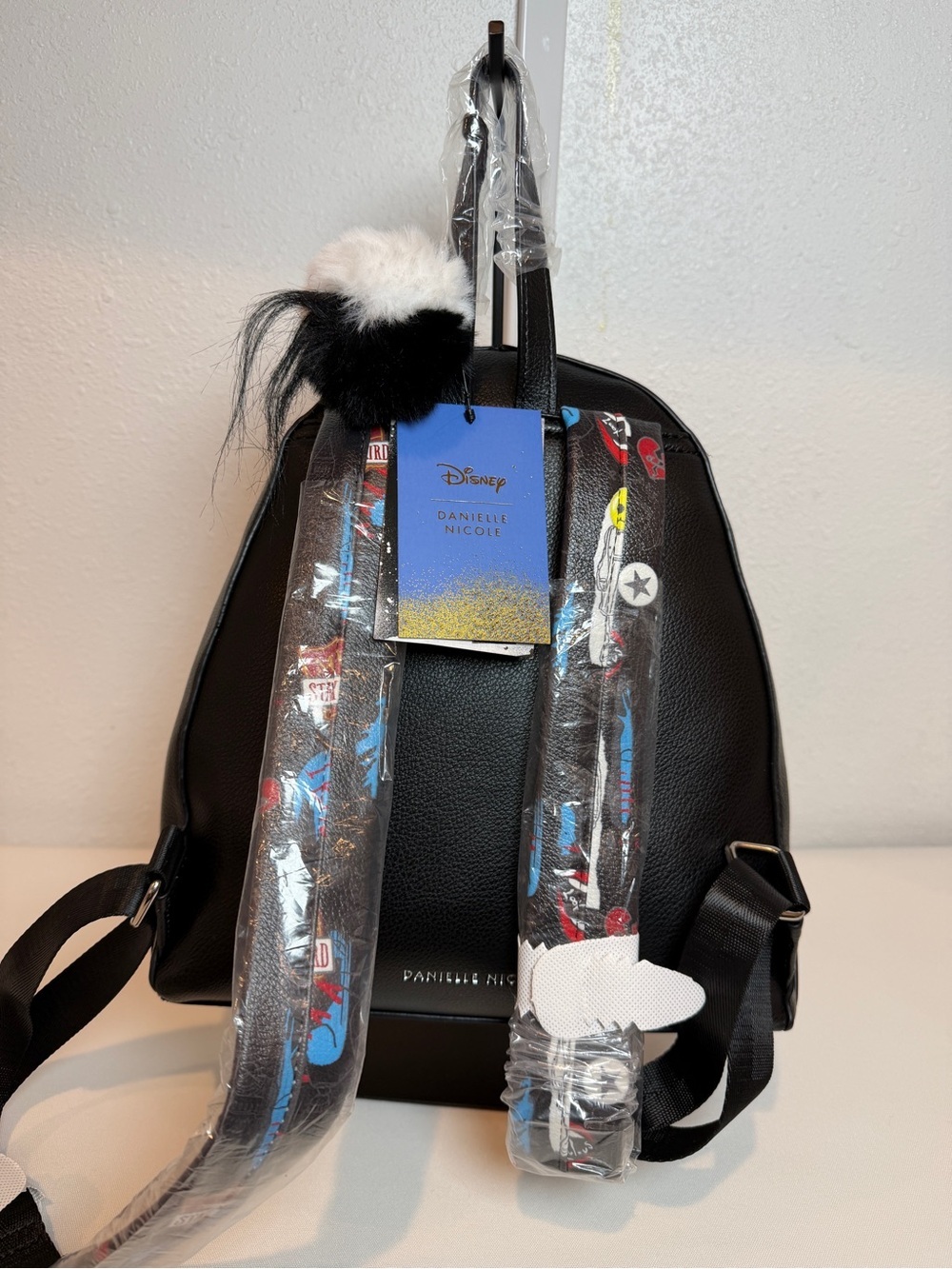 Danielle Nicole Disney Cruella Look Fablous Mini Backpack New With Tags - Picture 2 of 4